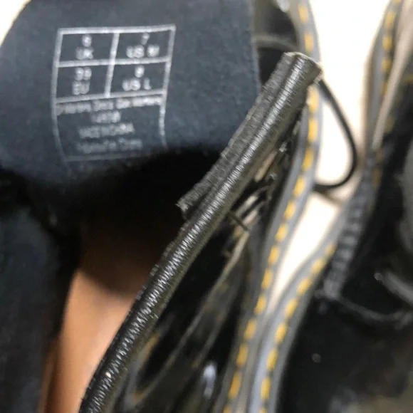 Dr Martens boots Airware black gloss - Picture 3 of 7